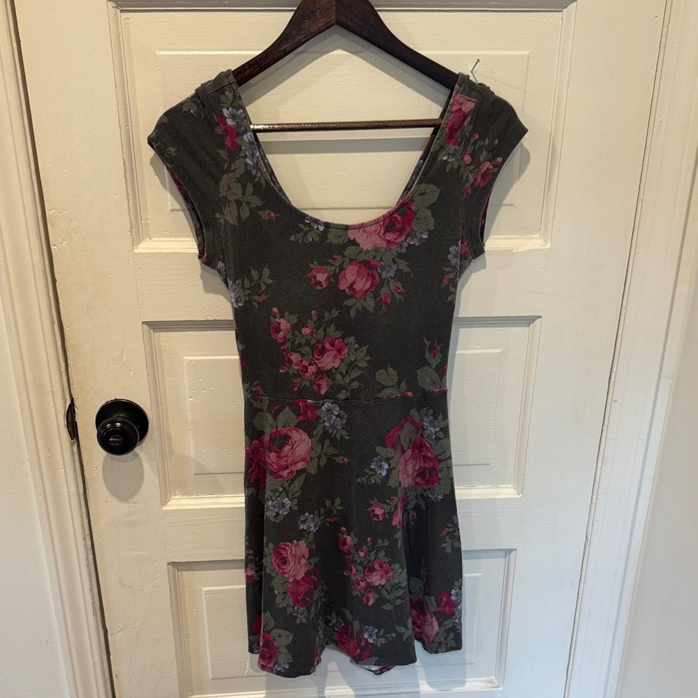 American Eagle Outfitters Gray Floral Dress